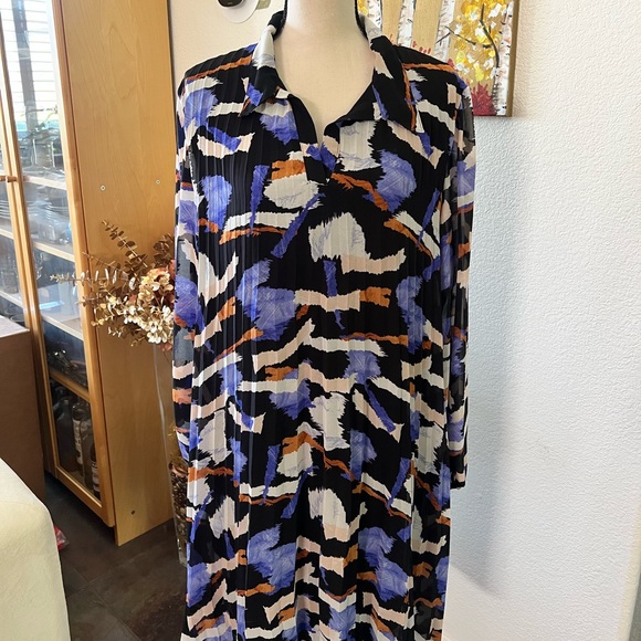 Flatiron style - Abstract artsy flowy dress with sleeves - Picture 1 of 8